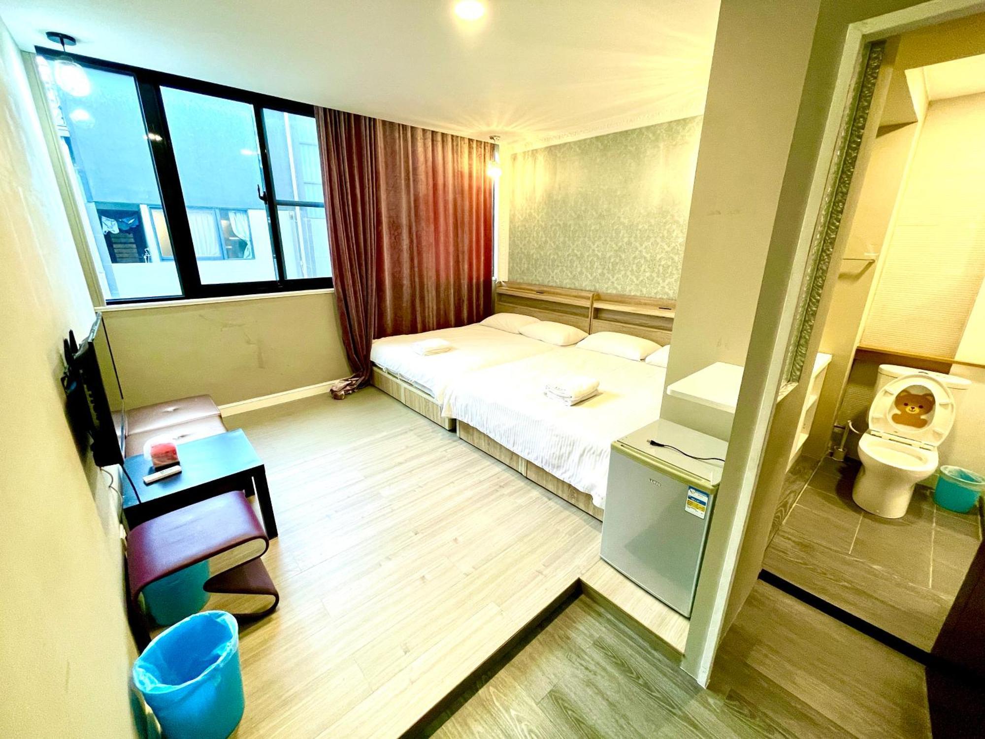 Hotel Fengchia Oslo Taizhong Zewnętrze zdjęcie